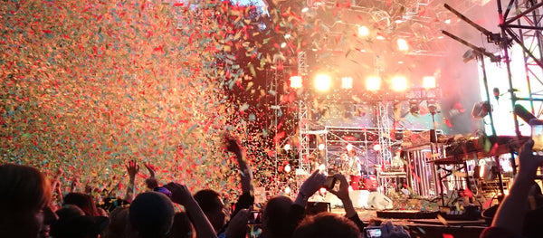 Confetti - hero background
